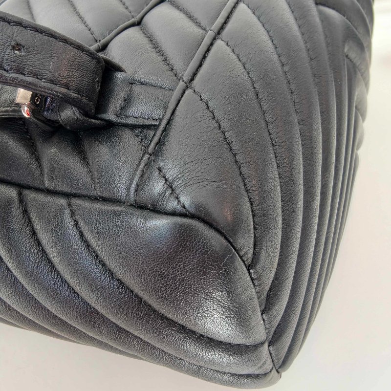 香奈兒 / Chanel 後背包 小號黑色小牛皮 25 開 19.5 × 26.5 × 12.5 cm 2018 年 98 新-17