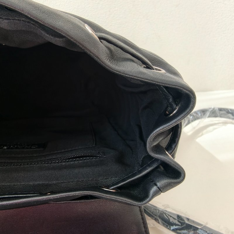 香奈兒 / Chanel 後背包 小號黑色小牛皮 25 開 19.5 × 26.5 × 12.5 cm 2018 年 98 新-22