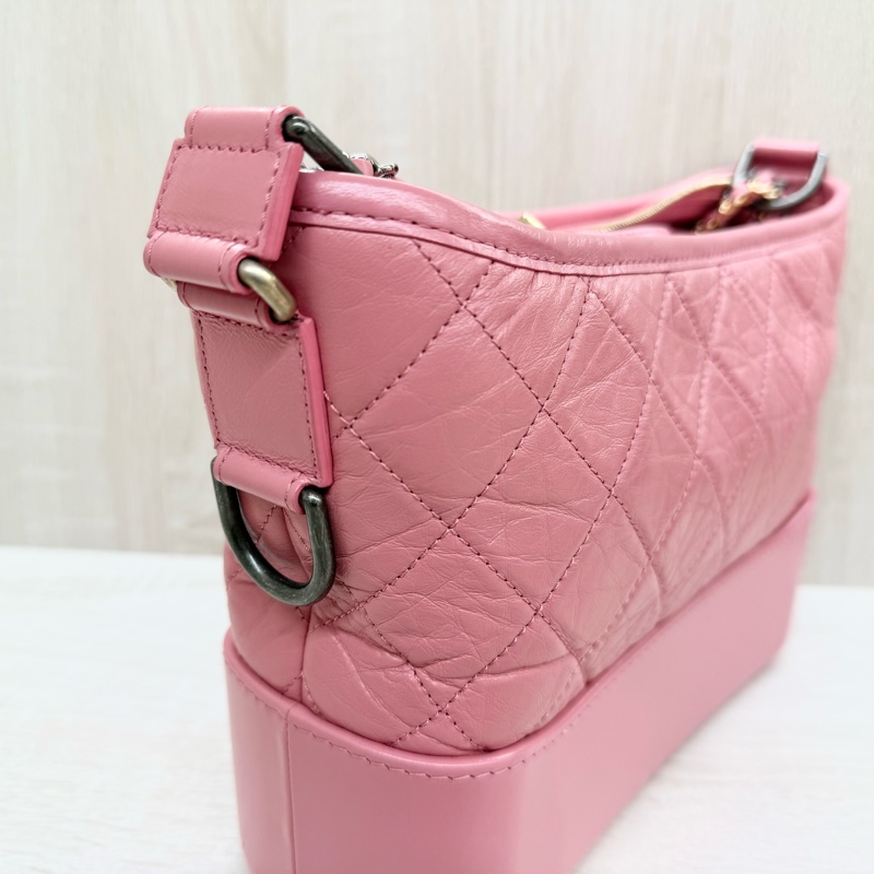 CHANEL粉色限量款新中號流浪包-14