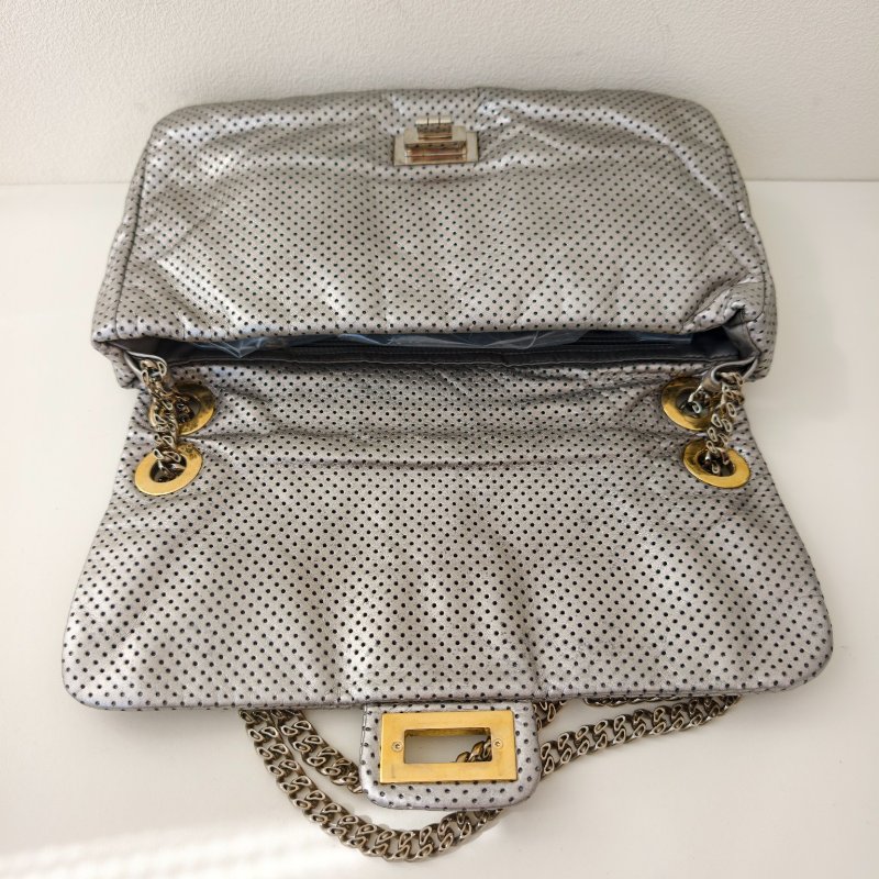 Chanel 香奈兒 銀色口蓋包 2.55 金扣 尺寸：30*19*6cm-6
