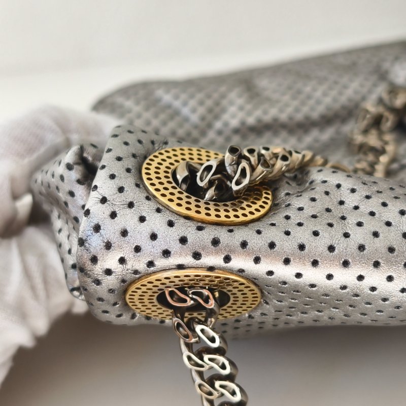 Chanel 香奈兒 銀色口蓋包 2.55 金扣 尺寸：30*19*6cm-15