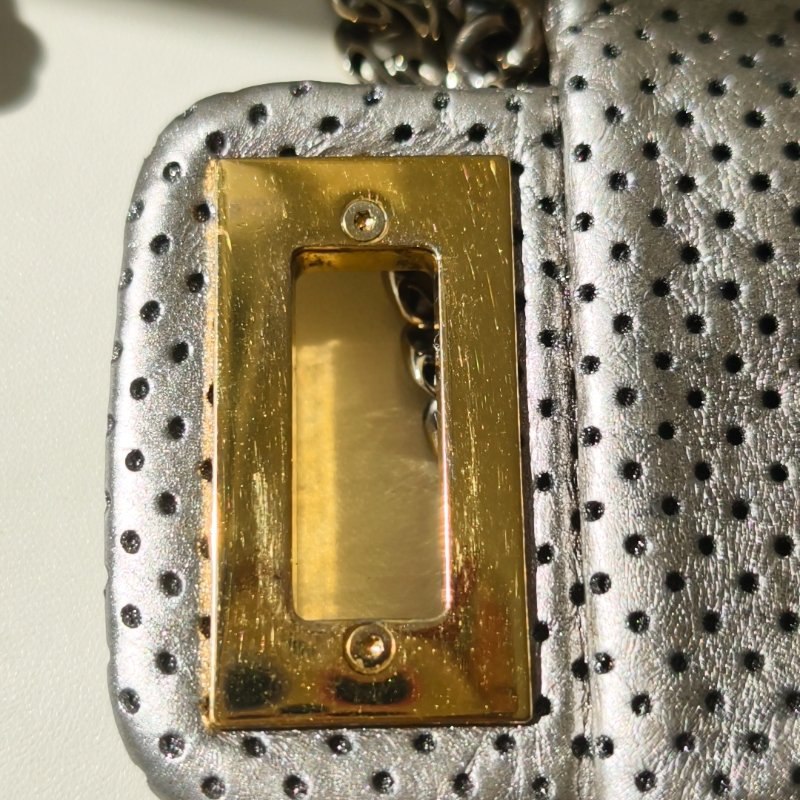 Chanel 香奈兒 銀色口蓋包 2.55 金扣 尺寸：30*19*6cm-21