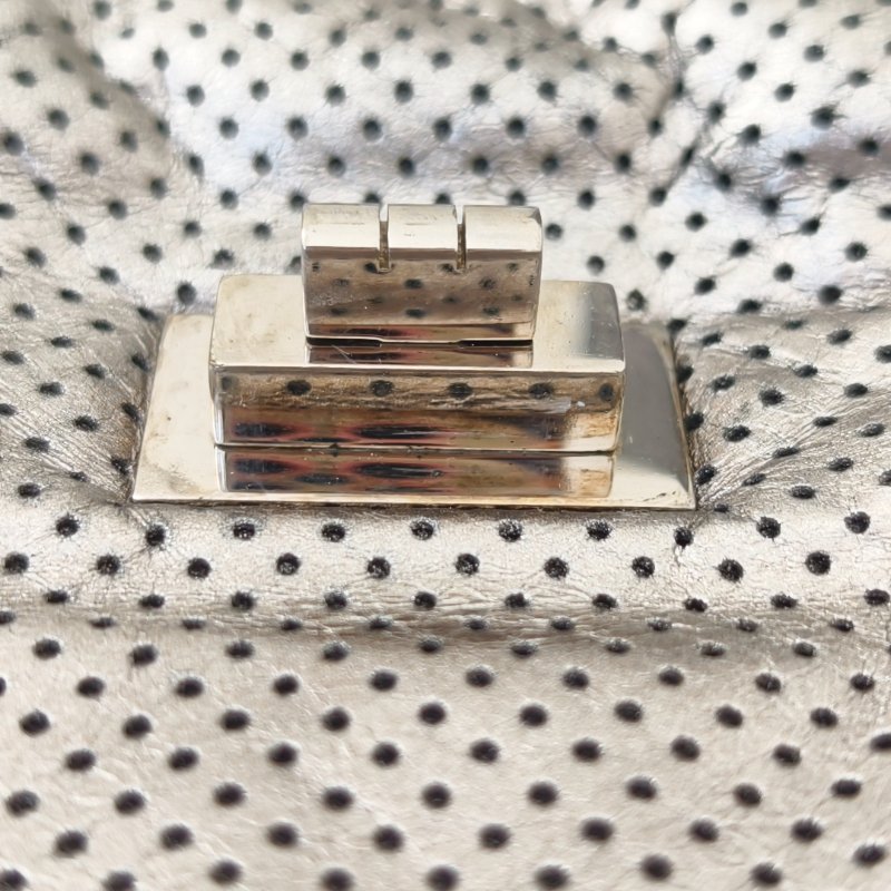 Chanel 香奈兒 銀色口蓋包 2.55 金扣 尺寸：30*19*6cm-29