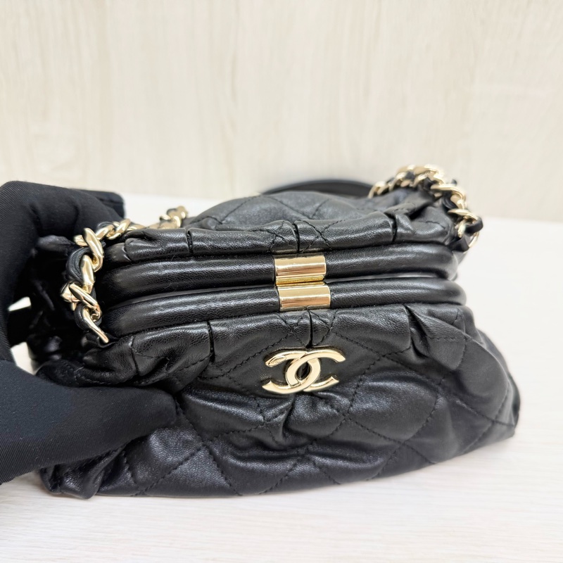 CHANEL黑金羊皮菱格紋雲朵包AS2493-7