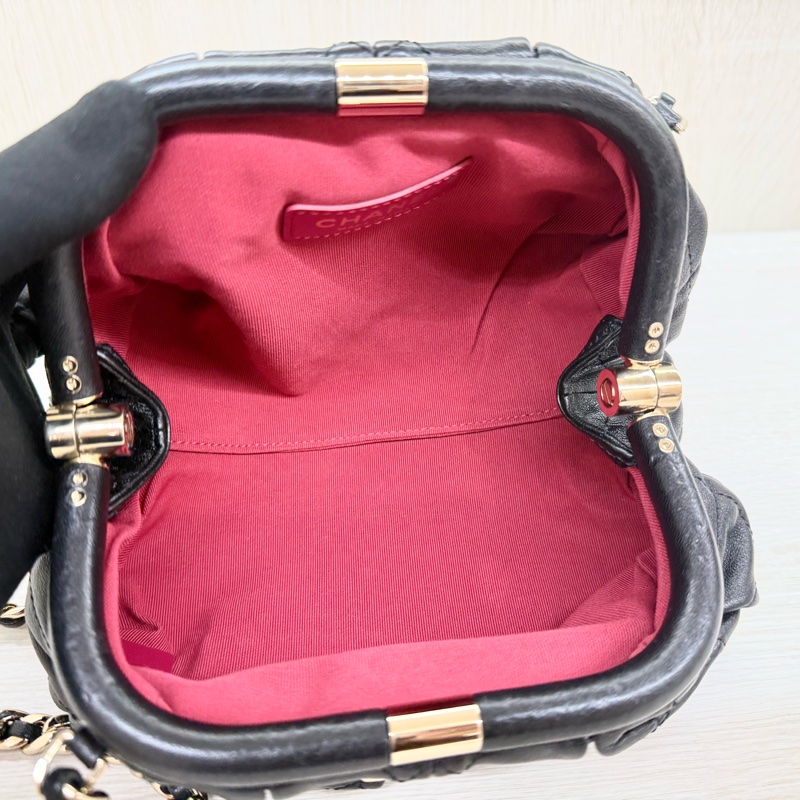 CHANEL黑金羊皮菱格紋雲朵包AS2493-10