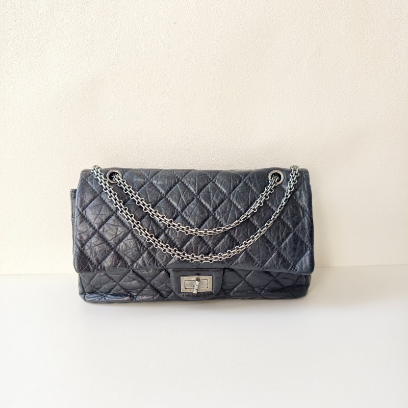 香奈兒 / Chanel 2.55 肩背包 黑銀牛皮 尺寸: 20×31.5×10 cm 年份:2011 年 14 開 97 新 釦子有裂-0