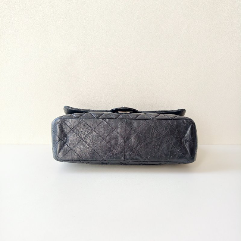 香奈兒 / Chanel 2.55 肩背包 黑銀牛皮 尺寸: 20×31.5×10 cm 年份:2011 年 14 開 97 新 釦子有裂-2