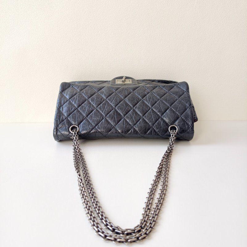 香奈兒 / Chanel 2.55 肩背包 黑銀牛皮 尺寸: 20×31.5×10 cm 年份:2011 年 14 開 97 新 釦子有裂-4