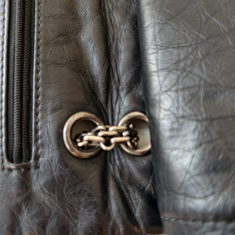 香奈兒 / Chanel 2.55 肩背包 黑銀牛皮 尺寸: 20×31.5×10 cm 年份:2011 年 14 開 97 新 釦子有裂-27