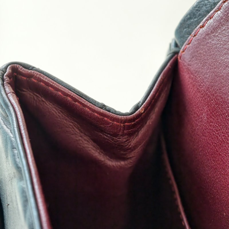 香奈兒 / Chanel 2.55 肩背包 黑銀牛皮 尺寸: 20×31.5×10 cm 年份:2011 年 14 開 97 新 釦子有裂-28