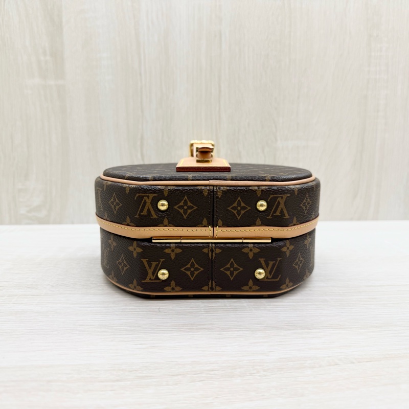 LV老花硬殼Petite Boite Chapeau圓餅包M43514-5