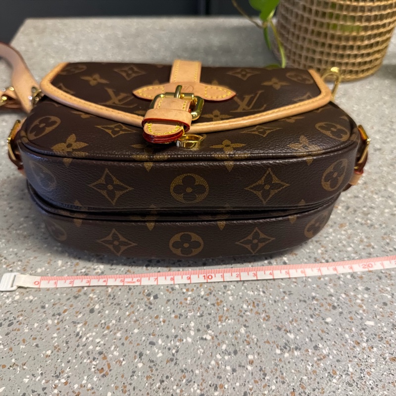 9層新，新款lv馬安包，有長短背帶兩個背法-12