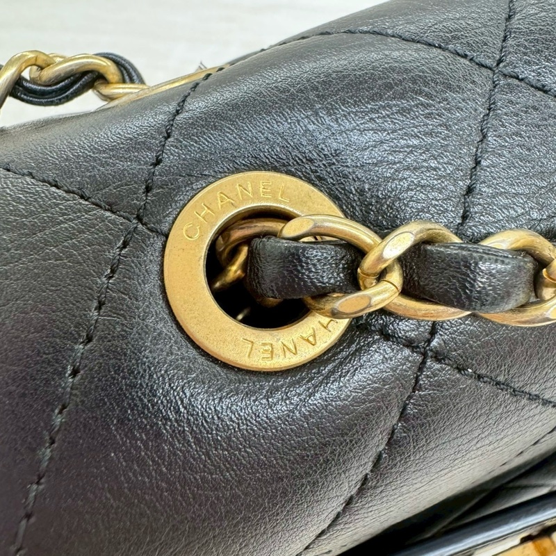 CHANEL黑色牛皮字母LOGO金釦側背包/AS1490-27
