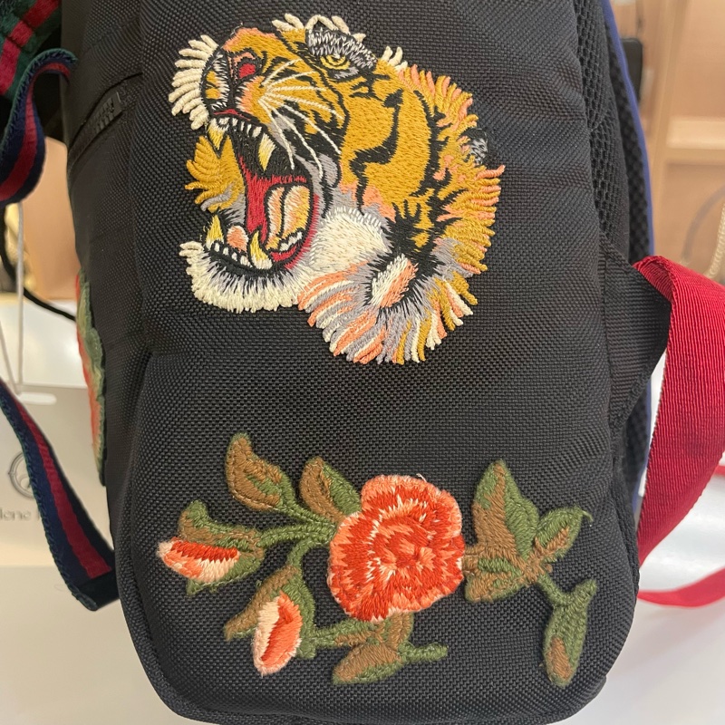 GUCCI/虎头刺绣双肩包 黑色款 男女都能背 虎头+花朵刺绣设计 拉链+抽绳 多口袋 肩带可调节 98新-5