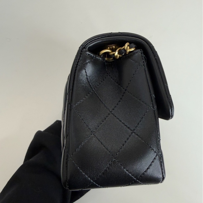 CHANEL|全新金球方胖 2025台灣購證-4