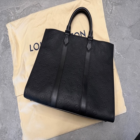 Louis Vuitton Sac Plat 24H Monogram Taurillon