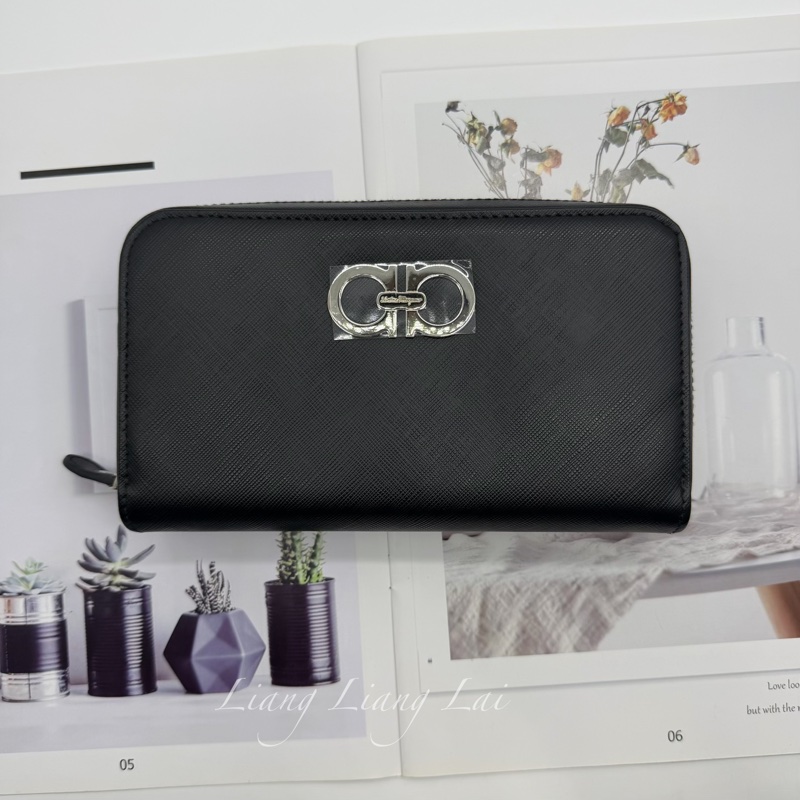 Salvatore Ferragamo 防刮牛皮銀色LOGO黑色拉鏈長夾-0
