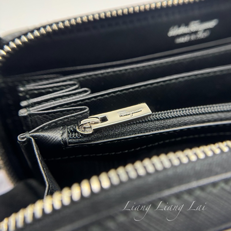Salvatore Ferragamo 防刮牛皮銀色LOGO黑色拉鏈長夾-11