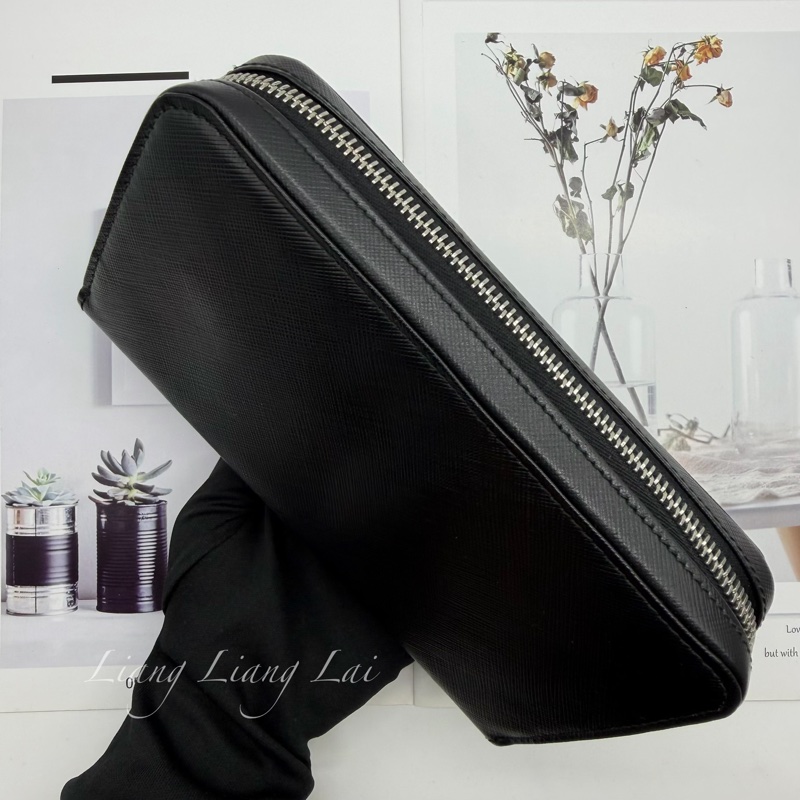 Salvatore Ferragamo 防刮牛皮銀色LOGO黑色拉鏈長夾-16