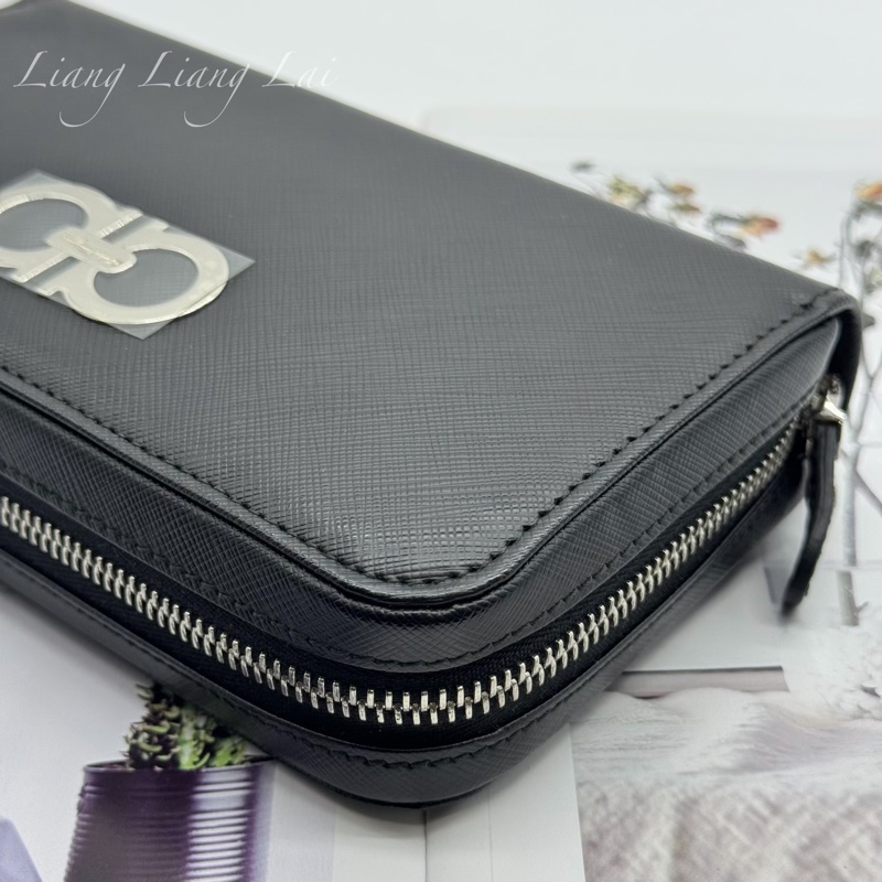 Salvatore Ferragamo 防刮牛皮銀色LOGO黑色拉鏈長夾-24