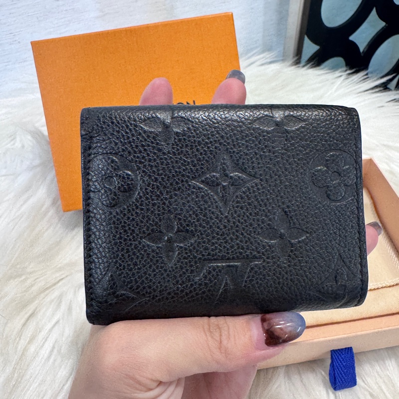 LV Ceteste 黑牛皮金釦三折短夾 晶片款-1