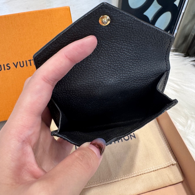 LV Ceteste 黑牛皮金釦三折短夾 晶片款-9