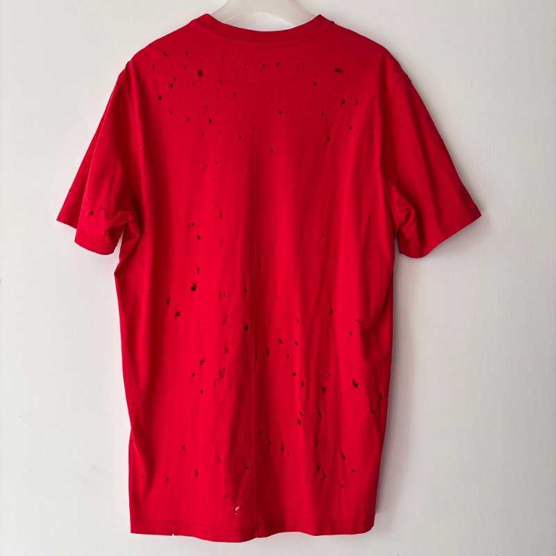 出清降價不議::GIVENCHY:: 紀梵希 紅色洞洞上衣 仿舊T-Shirt-1