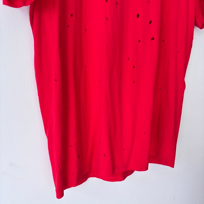 出清降價不議::GIVENCHY:: 紀梵希 紅色洞洞上衣 仿舊T-Shirt-5