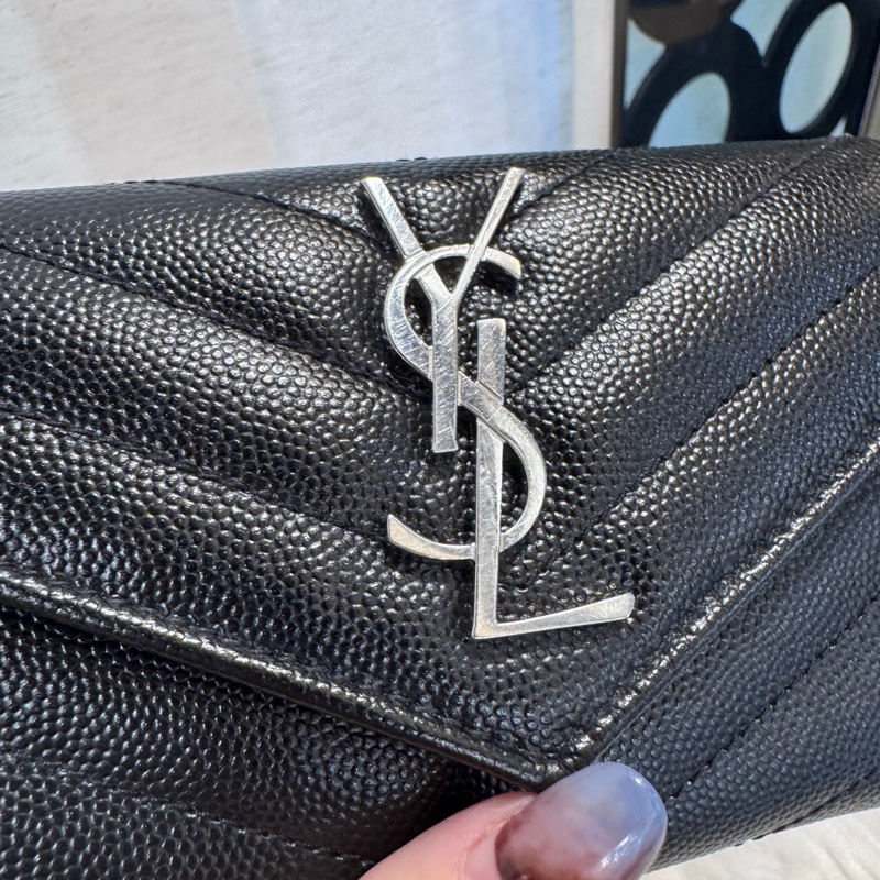 YSL 黑魚子醬銀釦小型信封錢包-4
