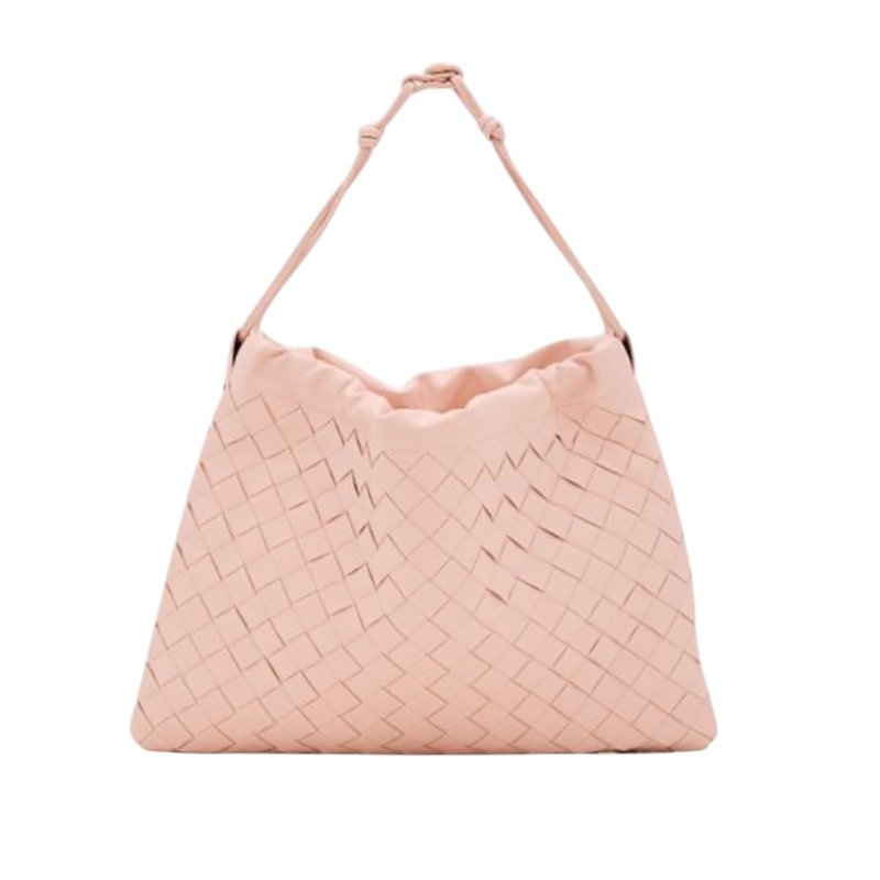 🌺2026春夏新品特價上市🌺Bottega Veneta 796728 編織小牛皮抽繩福袋包 粉色-5