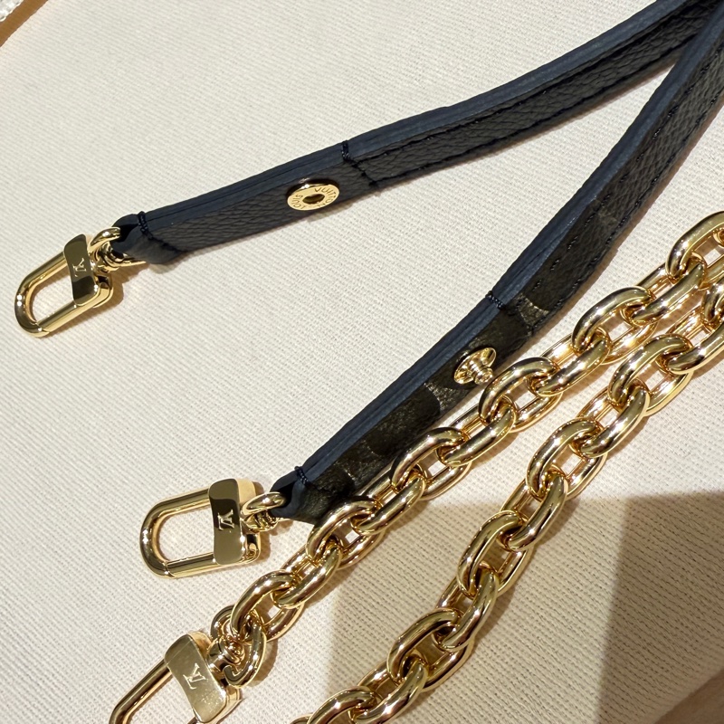 全新-LV Louis Vuitton 黑色 Empreinte 壓紋真皮腋下包-14