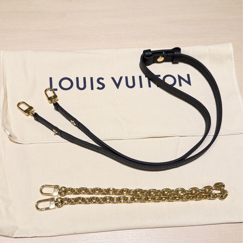 全新-LV Louis Vuitton 黑色 Empreinte 壓紋真皮腋下包-15
