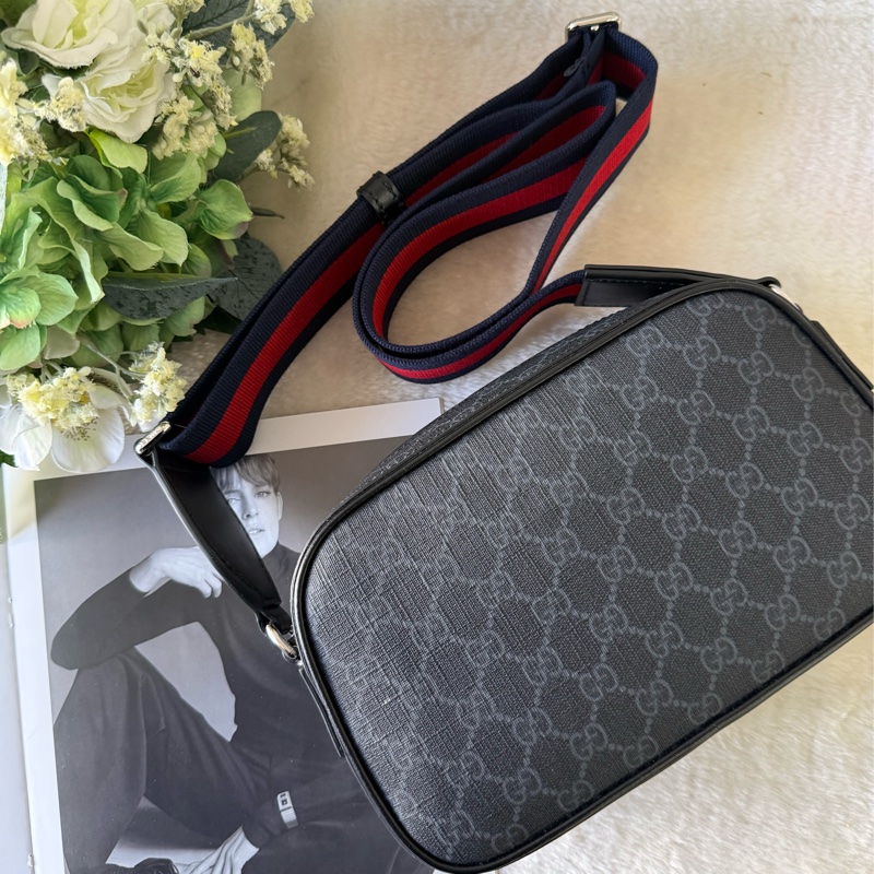 GG Supreme 藍紅背帶拉鍊斜背包(黑灰色)-0