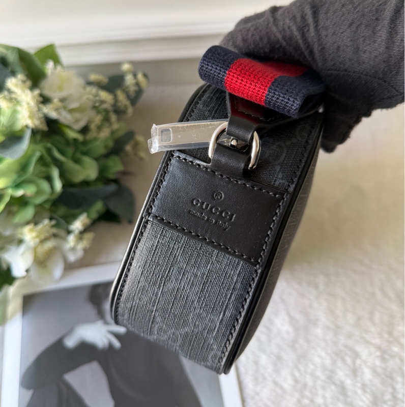GG Supreme 藍紅背帶拉鍊斜背包(黑灰色)-2