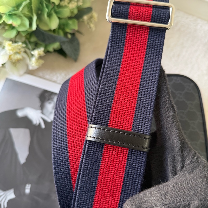 GG Supreme 藍紅背帶拉鍊斜背包(黑灰色)-7