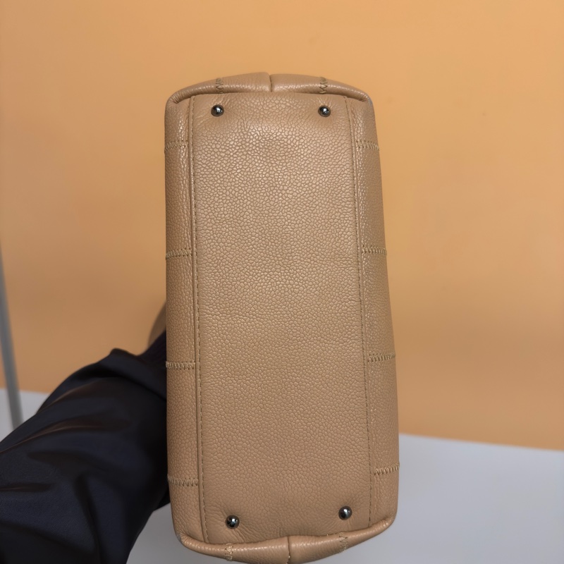 CHANEL Chocolate Bar Caviar Tote 香奈兒 巧克力方格 魚子醬 托特包-4