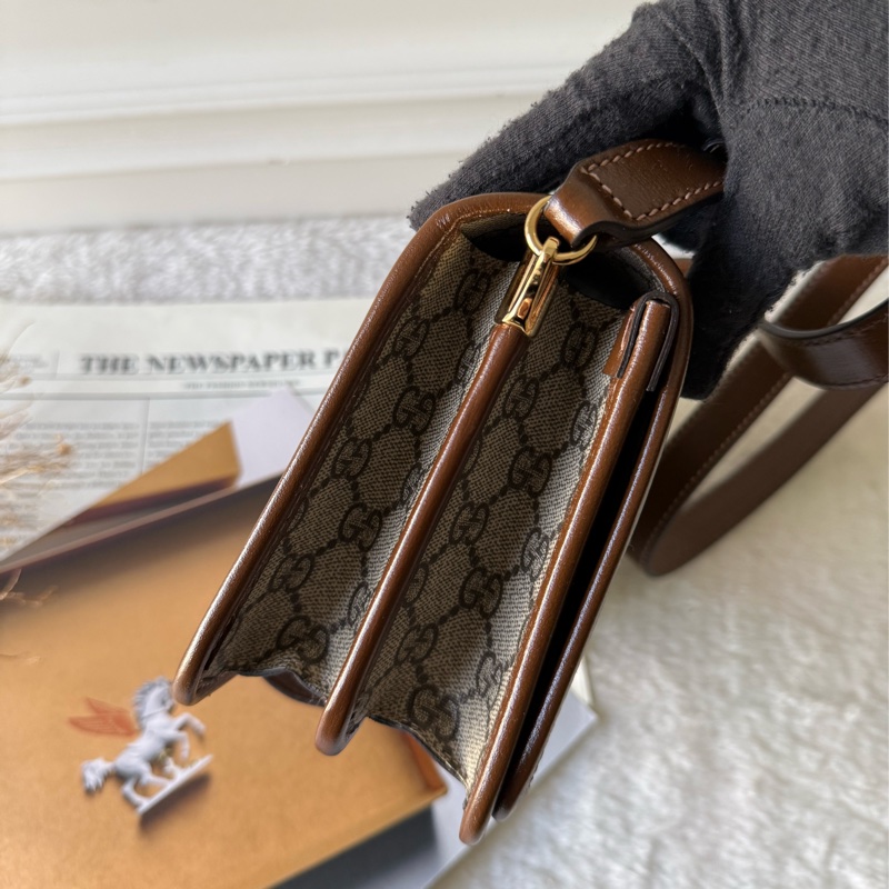 Interlocking G 塗層帆布翻蓋迷你馬鞍斜背包(棕色)-2