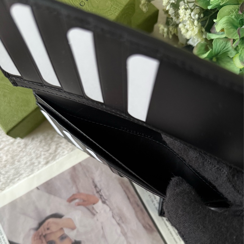 GG Logo 滿版牛皮對開二折長夾(黑色)-7