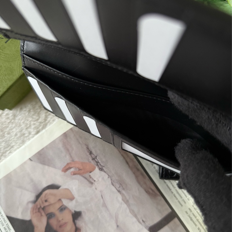 GG Logo 滿版牛皮對開二折長夾(黑色)-8