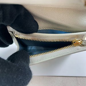 *奢華大道國際精品*【G1818】GUCCI白色牛皮1955系列 老虎叢林對開短夾 621887-8