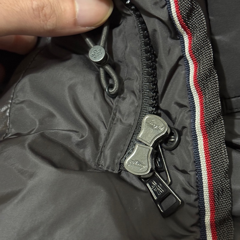 MONCLER 經典四口袋 M65 羽絨外套(可拆式連帽羽絨衣)-5