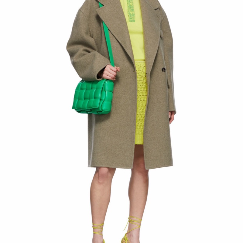 Bottega Veneta 女士 PADDED CASSETTE加襯斜挎包均碼碼26cm*8cm*18cm-3