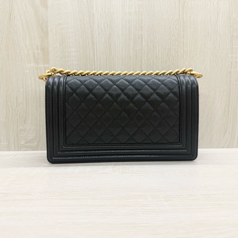 CHANEL黑金荔枝牛皮BOY側背包/A67086-3