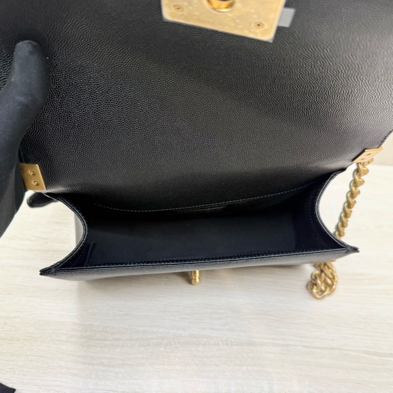 CHANEL黑金荔枝牛皮BOY側背包/A67086-9