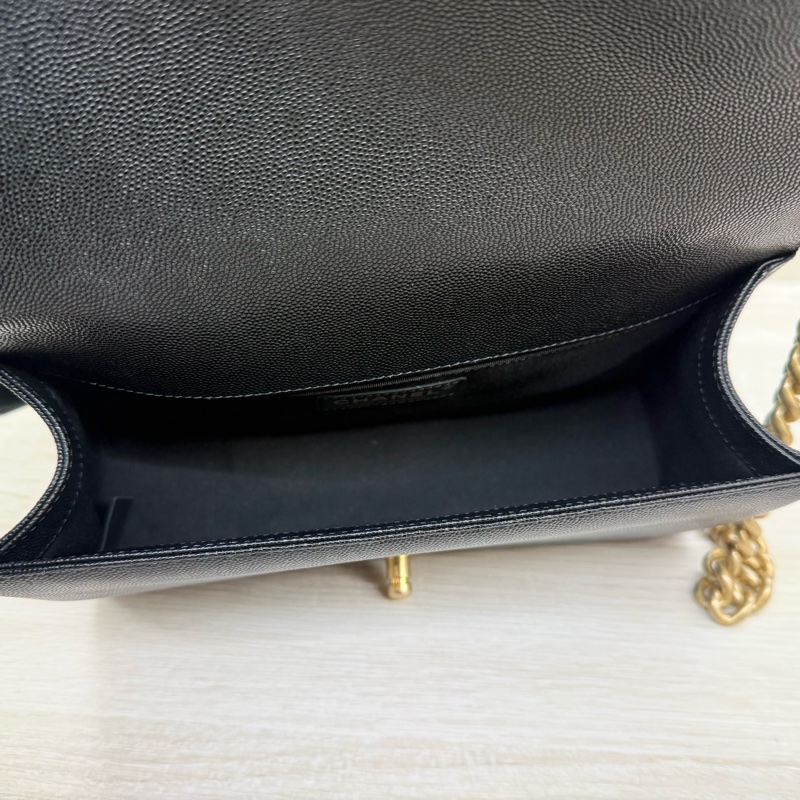 CHANEL黑金荔枝牛皮BOY側背包/A67086-11