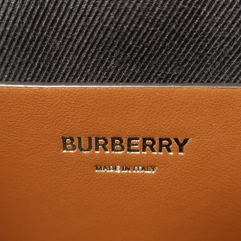 BURBERRY 塗層帆布BackPack金扣背包-5