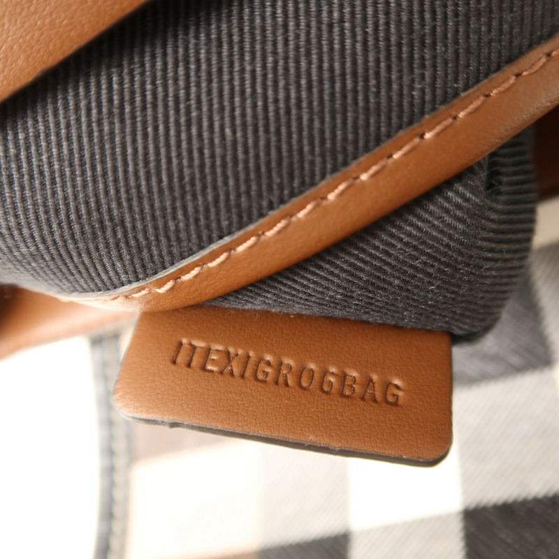 BURBERRY 塗層帆布BackPack金扣背包-6