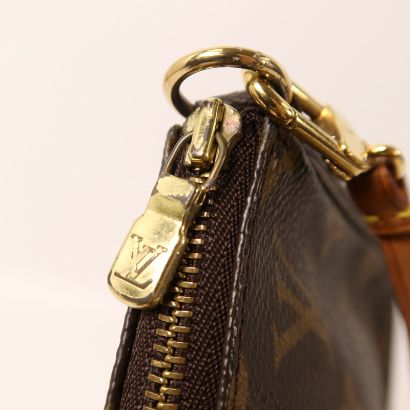 LOUIS VUITTON Monogram Pochette Accessoires金扣手挽袋-8