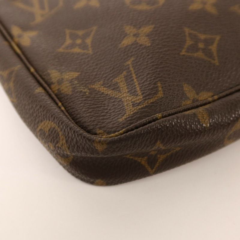 LOUIS VUITTON Monogram Pochette Accessoires金扣手挽袋-9