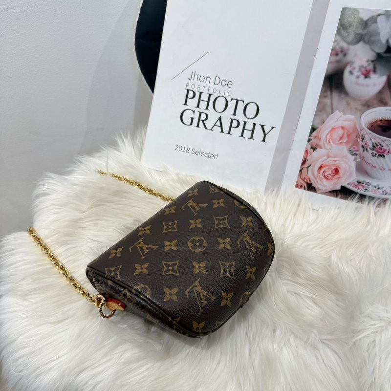 LV Mini Bumbag 手提斜背包-2